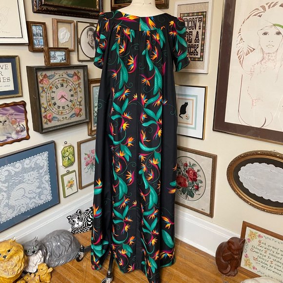 80s Vintage Hilo Hattie Black Lightweight Polyester Bird of Paradise Maxi MuuMuu - Picture 4 of 6